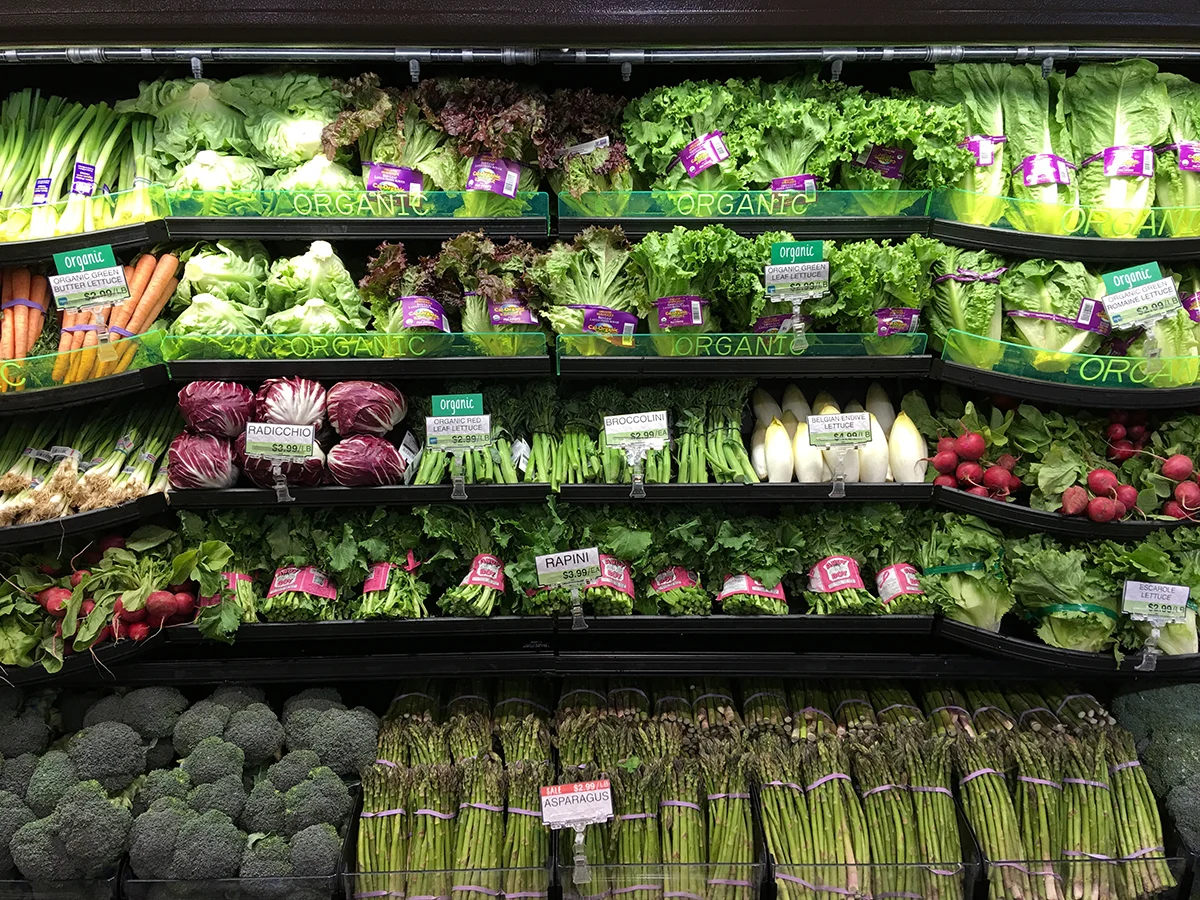 Carlson AirFlo — Merchandising Expertise 74° Curved Aluminum Basket Divider for Vertical Rack System
