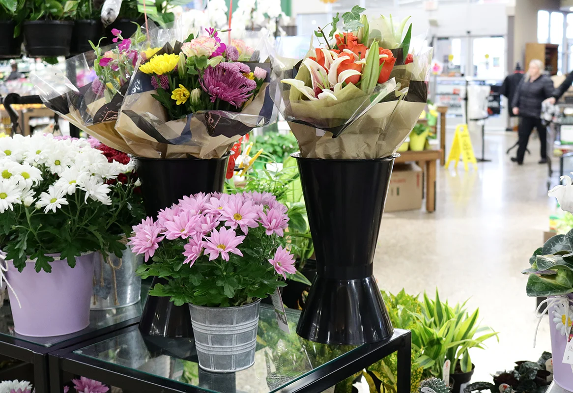 Tapered Vases with Snap-on Base - Black
