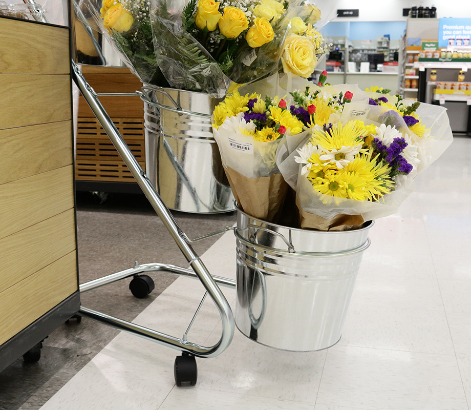 Locking Casters for Mobile Displays